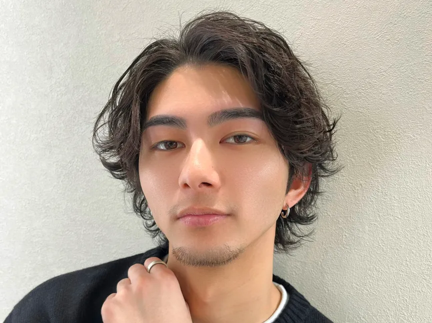 ナチュラルで優しいイメージの眉デザインの施術例