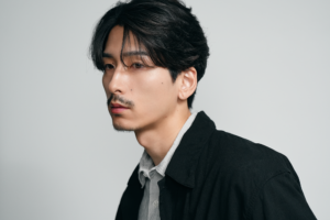 メンズ眉毛サロンで眉毛を整えた男性