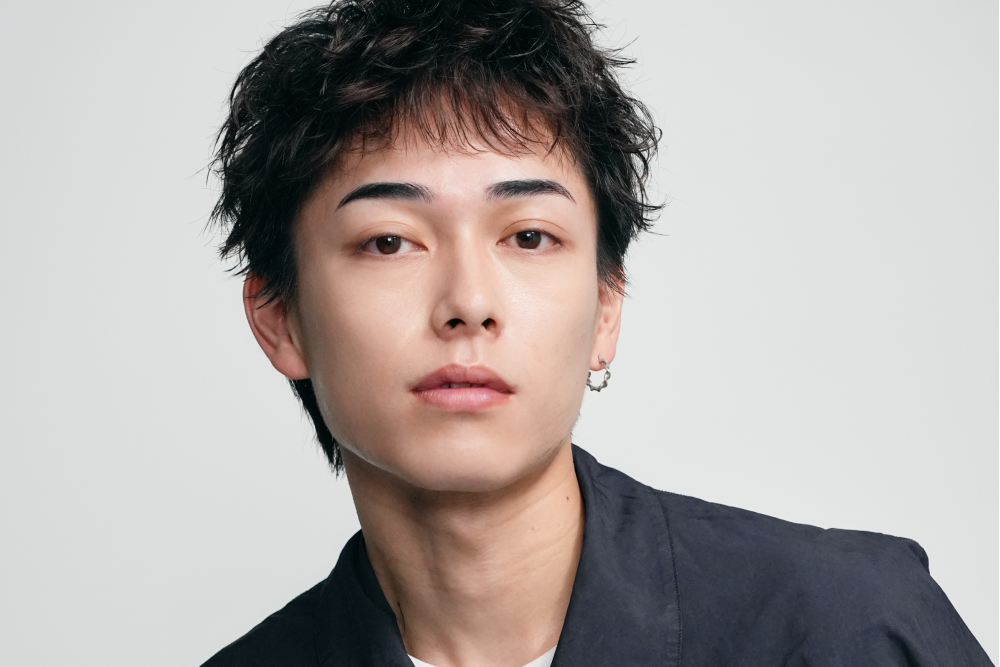 ナチュラル眉の男性