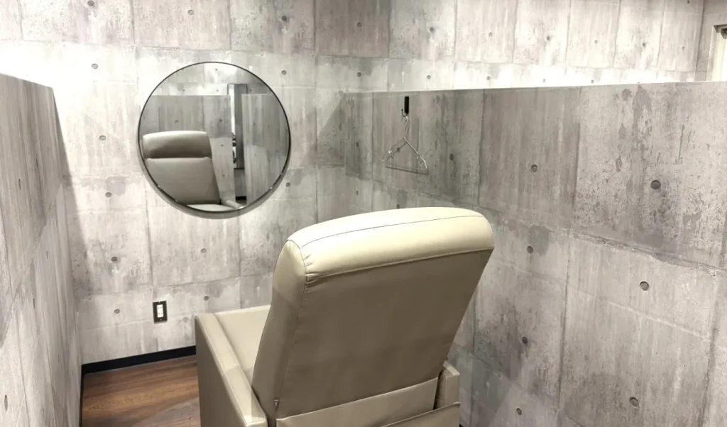 ME.REBO 梅田店の施術ルーム